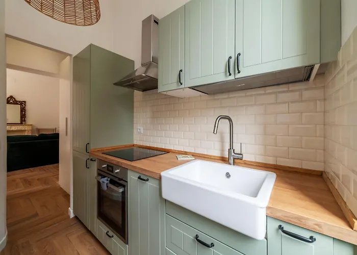 Guesthost - Elegant Near Torlonia Daire *