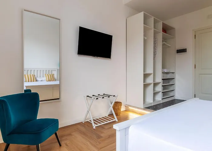 Guesthost - Elegant Near Torlonia *