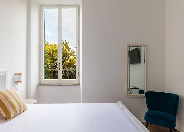Daire Guesthost - Elegant Near Torlonia *