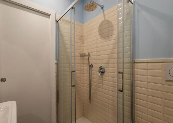 Guesthost - Elegant Near Torlonia Daire