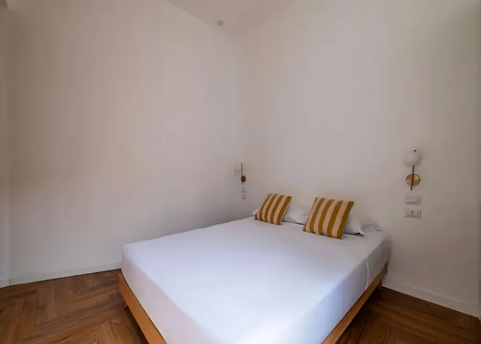 Guesthost - Elegant Near Torlonia Daire Roma