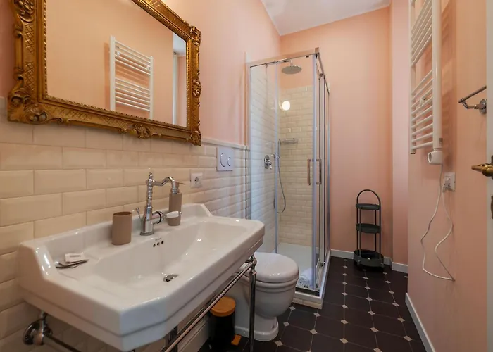 Guesthost - Elegant Near Torlonia Roma